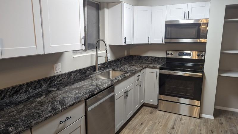 117 N St - Photo 4 of 37