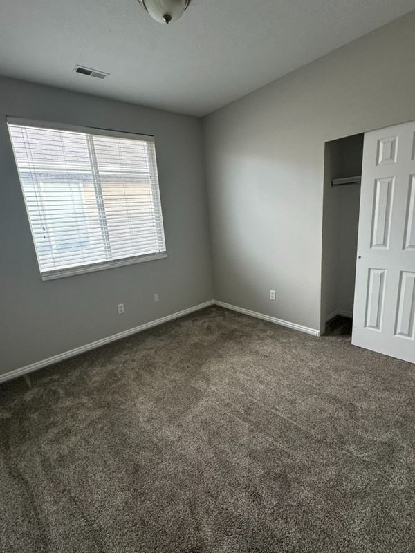 1065 W Haworth Dr - Photo 6 of 10