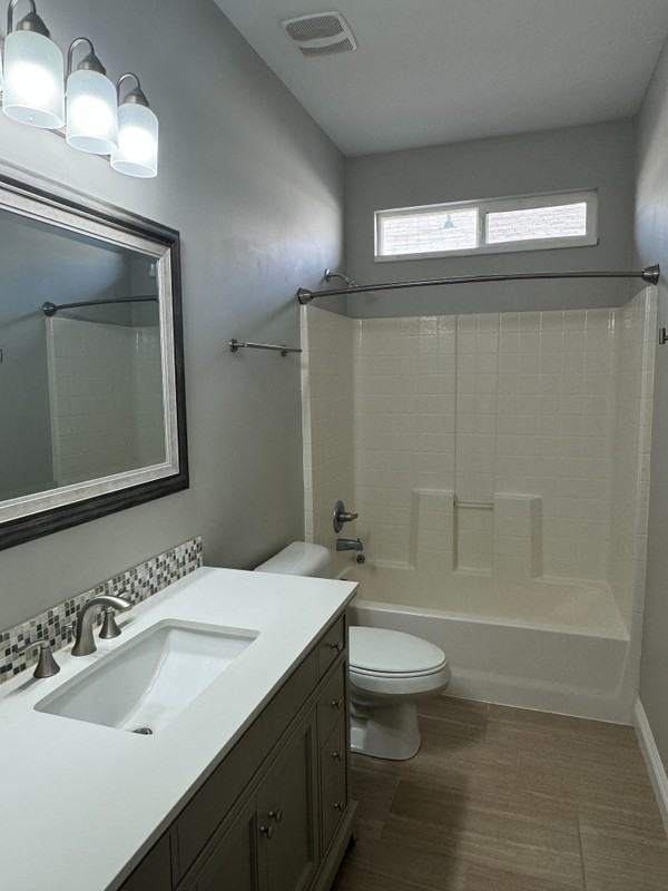 1065 W Haworth Dr - Photo 7 of 10