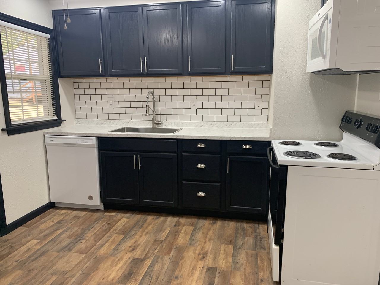 231 Sheridan Rd - Photo 3 of 24
