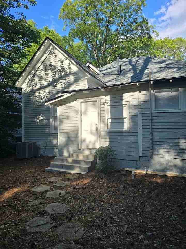 1042 Mcmillan St Nw - Photo 3 of 15
