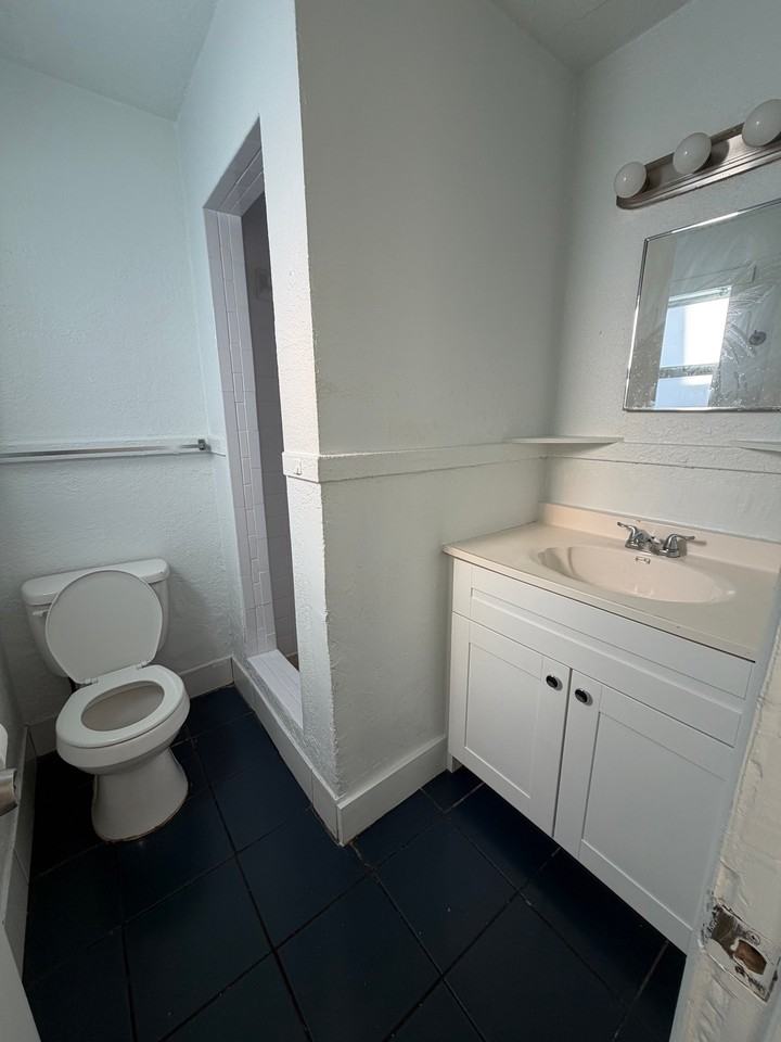 646 Latona Ave #1 - Photo 7 of 7
