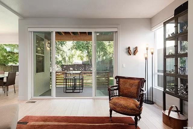 1941 E Nunley Cir - Photo 7 of 20