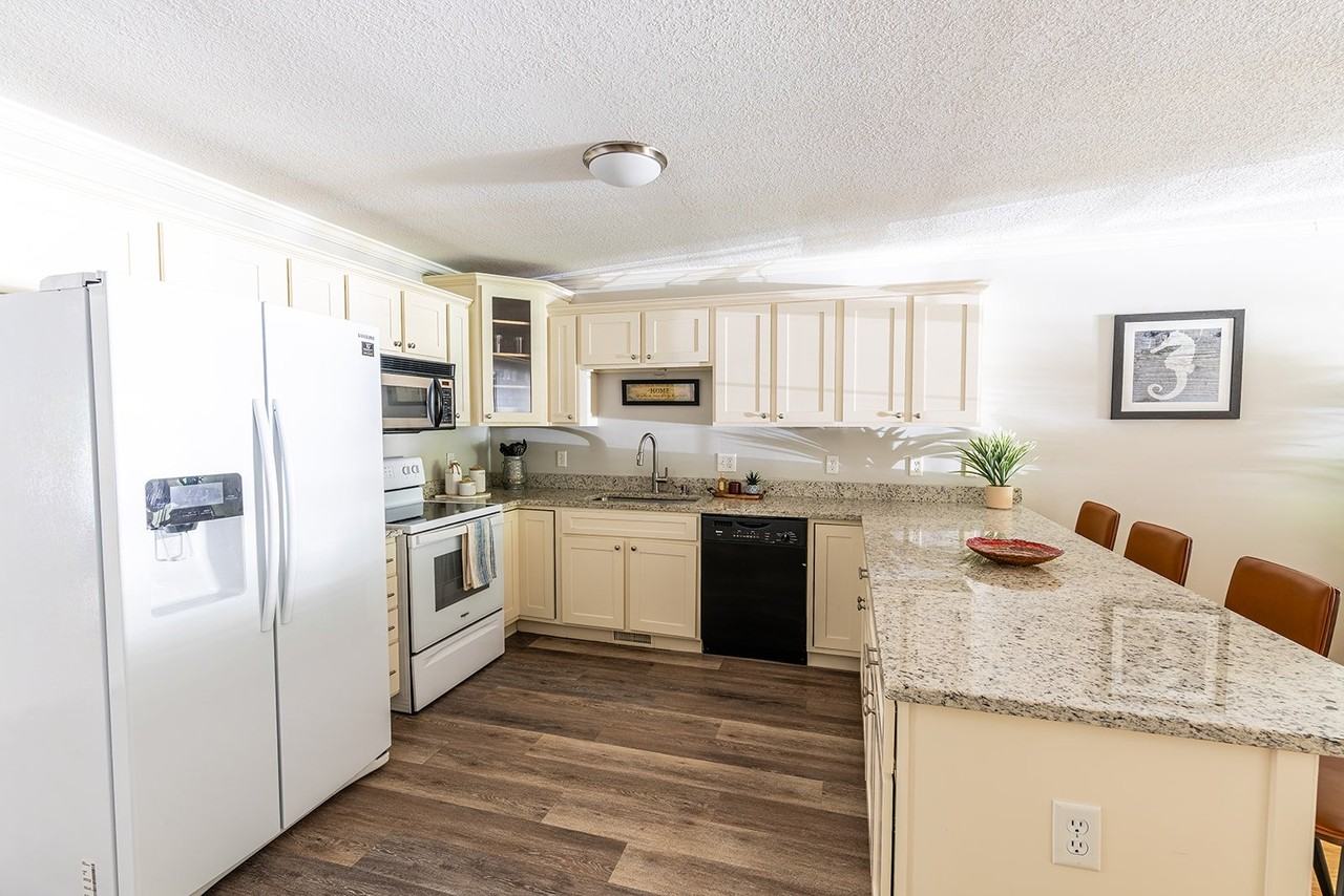 27 Kirby Rd - Photo 3 of 11