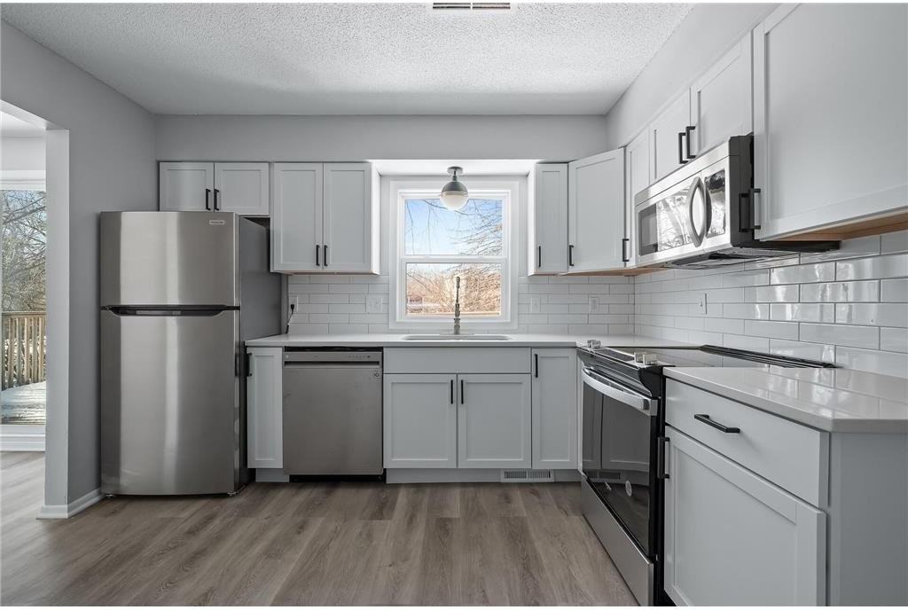 13004 Grand Ave - Photo 4 of 18