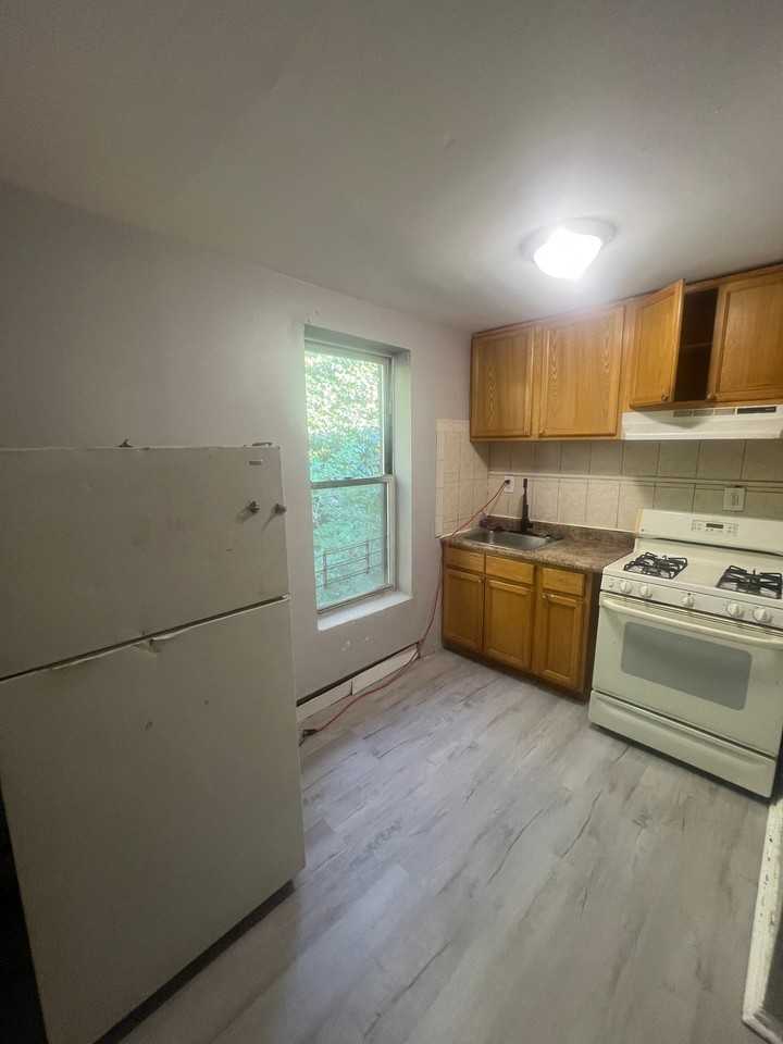 34 S 12th St #2 - Photo 6 of 7