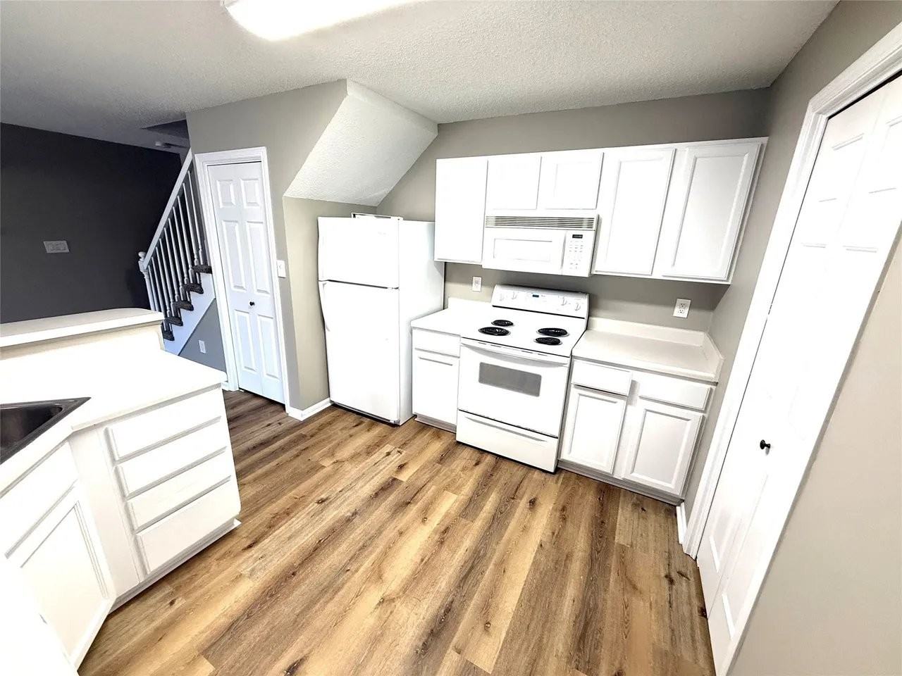 6855 Woodland Ave #608 - Photo 4 of 11