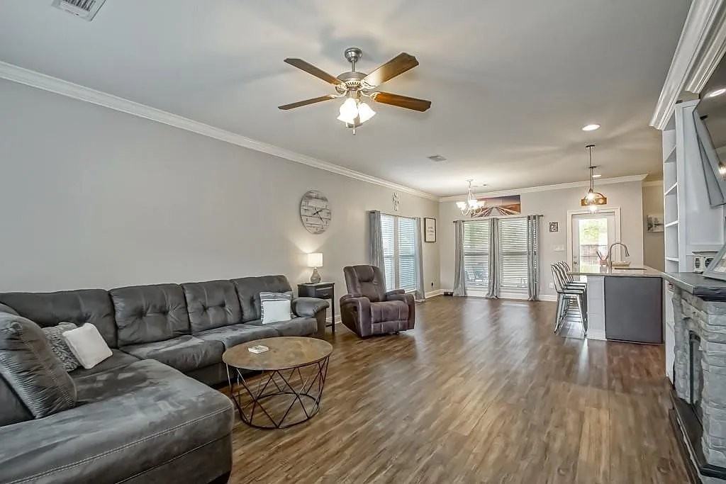 59450 Spring Dr - Photo 2 of 12