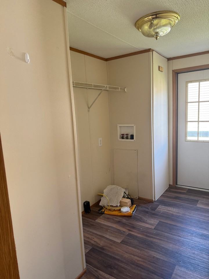 1021 Rodgers Ave - Photo 2 of 4
