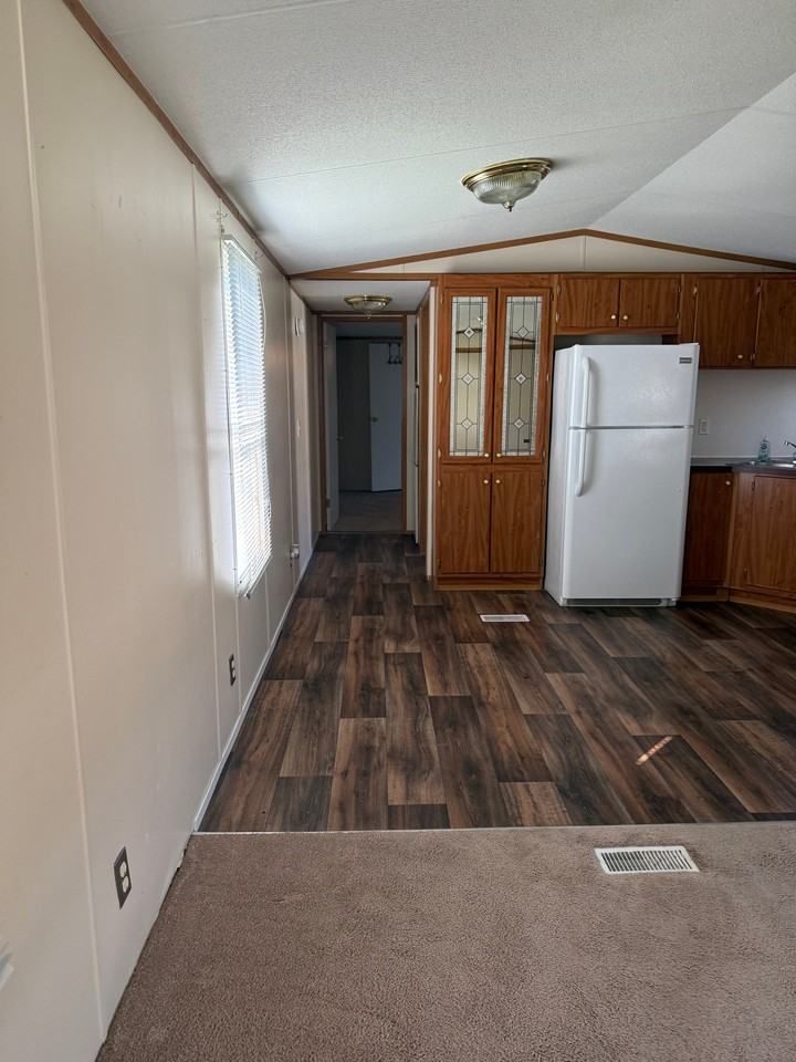 1021 Rodgers Ave - Photo 3 of 4