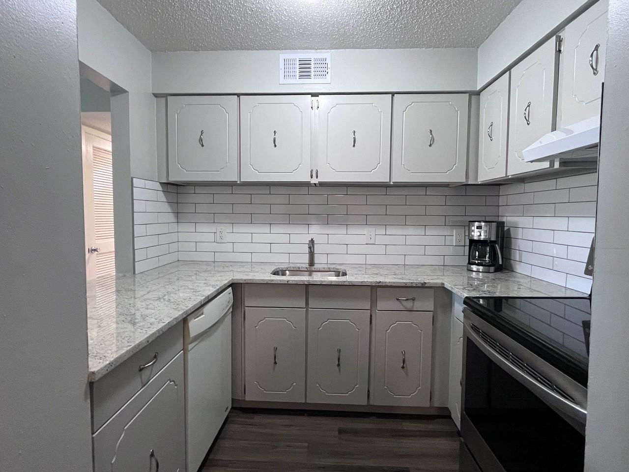 1190 Calley Dr #C - Photo 7 of 25