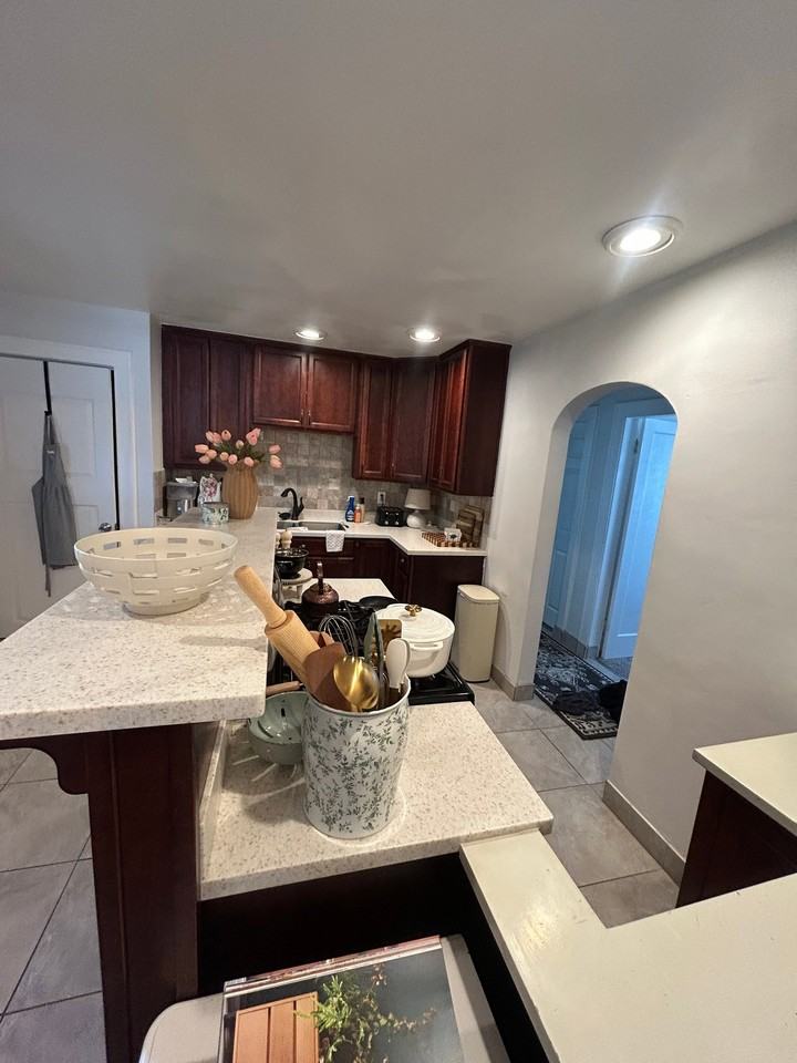165 Neast St - Photo 3 of 9