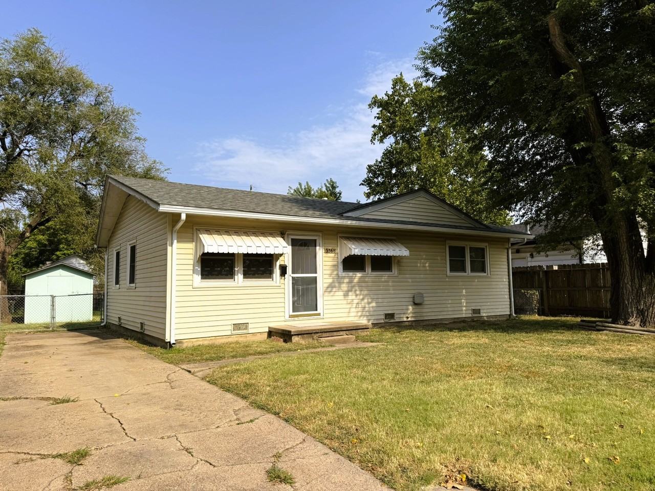 3368 S Vine St - Photo 2 of 13