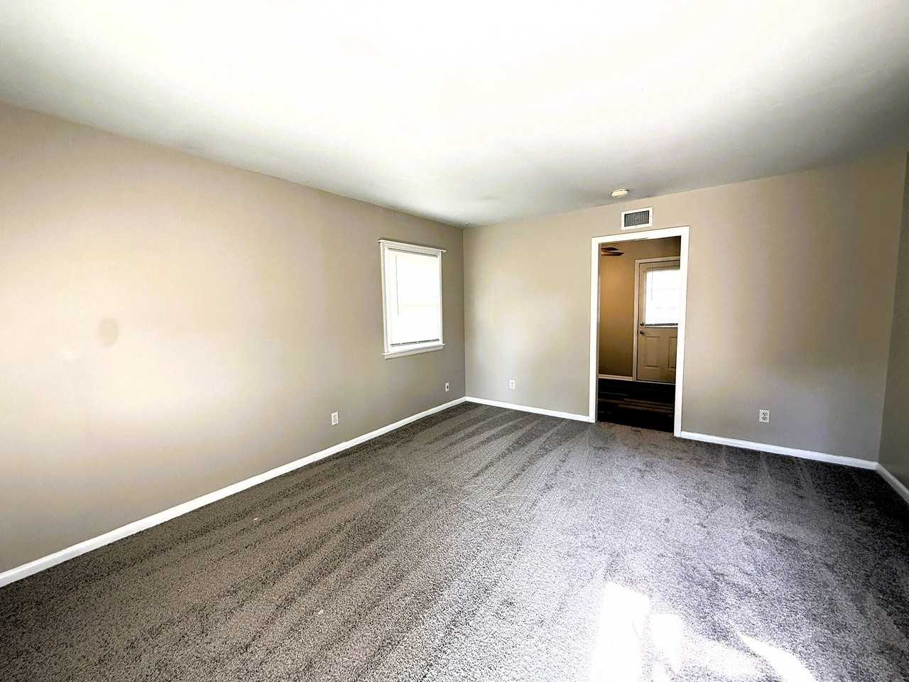 3368 S Vine St - Photo 3 of 13