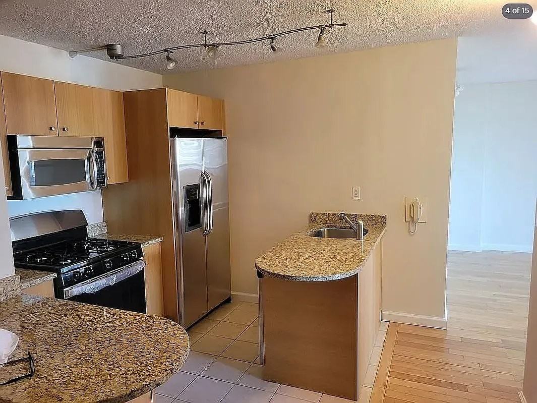 2287 Johnson Ave #12E - Photo 4 of 14