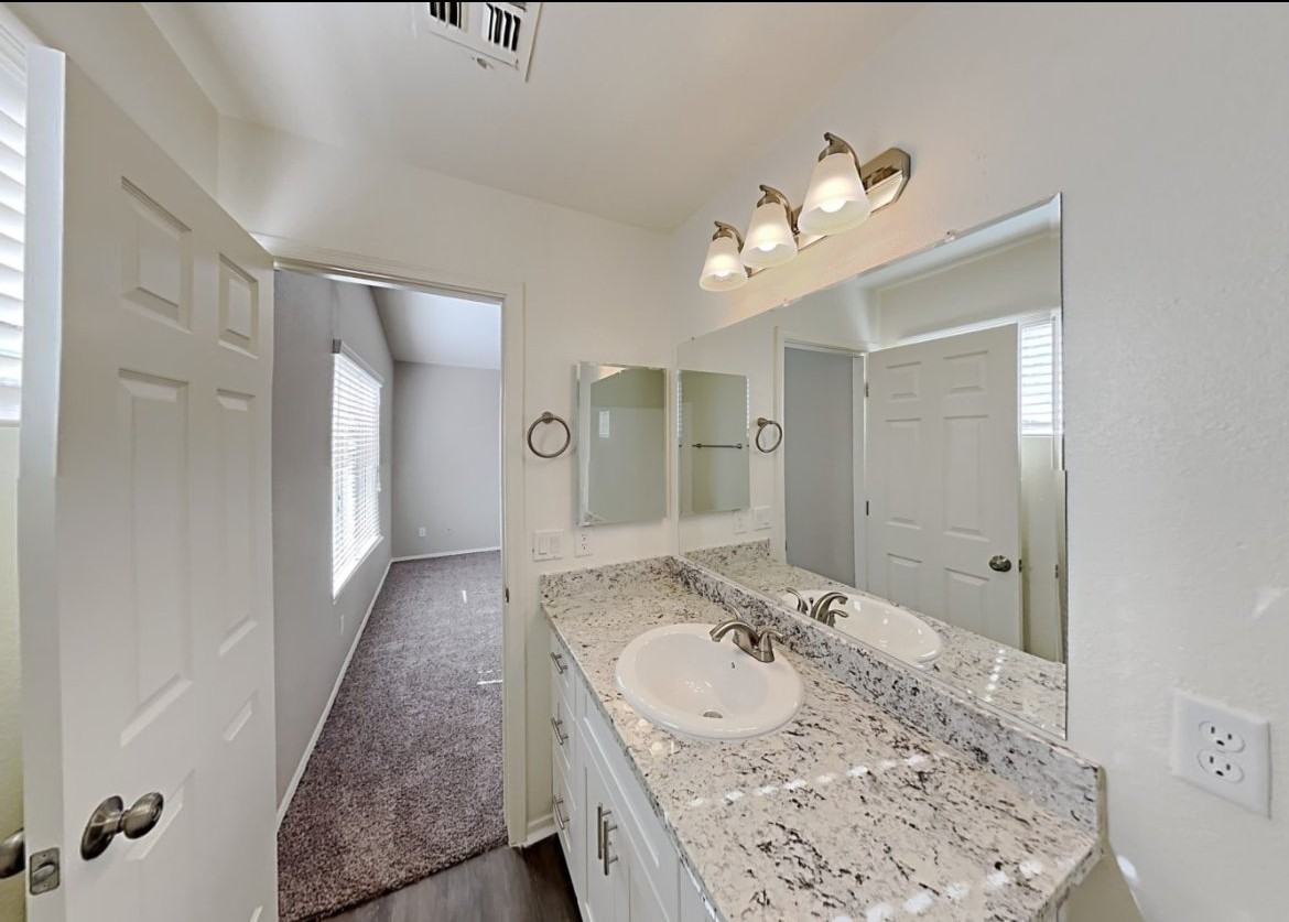 125 Ludlow Dr - Photo 4 of 10
