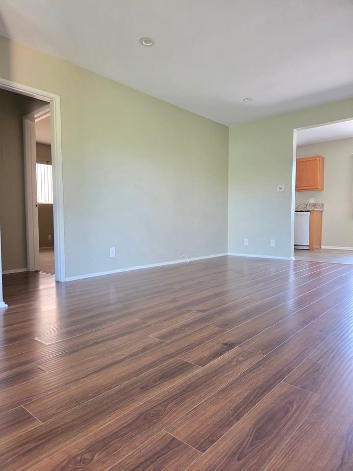 17620 Burbank Blvd #9 - Photo 2 of 17