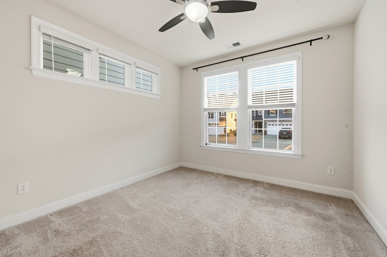 829 Summit Crest Ct - Photo 3 of 20