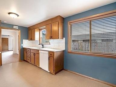 3311 6th Ave - Photo 7 of 11