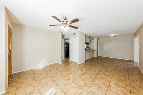 6937 W Haven Ave - Photo 2 of 10