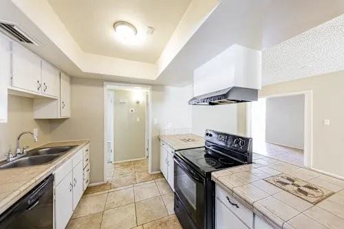 6937 W Haven Ave - Photo 5 of 10