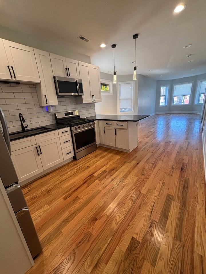 923 N Drake Ave #2 - Photo 2 of 12