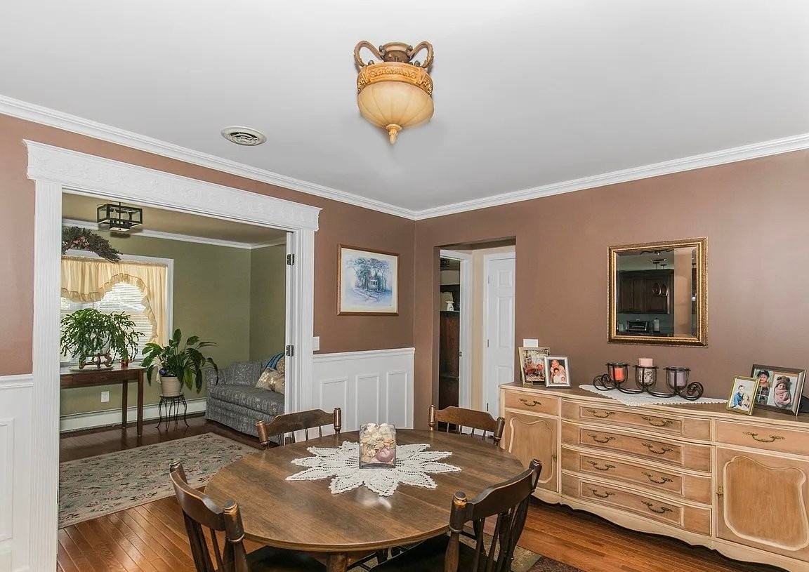 66 Whitmore Dr - Photo 3 of 10