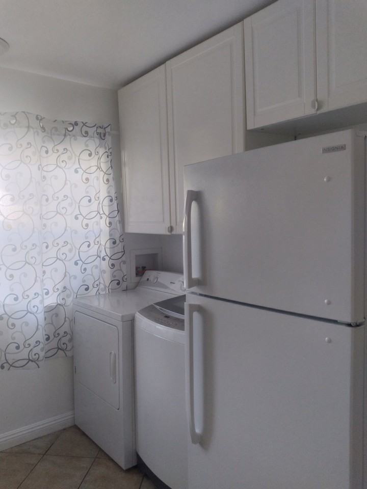 18521 Mayall St - Photo 5 of 17