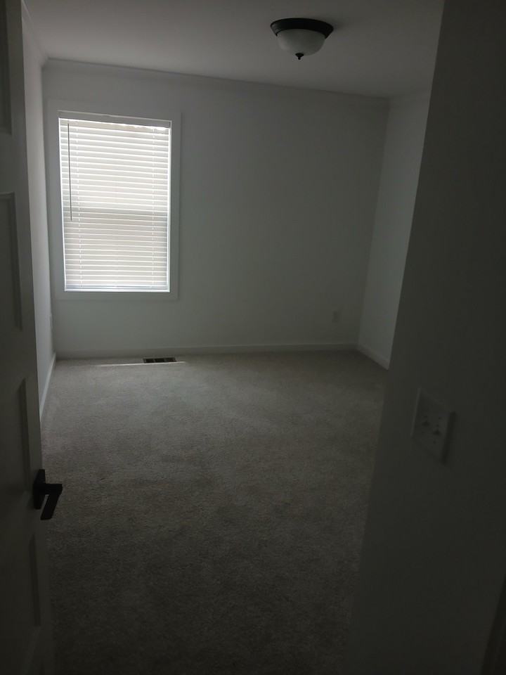 315 Goswick Rd - Photo 6 of 15