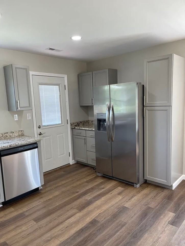 382 Miller Ave #B - Photo 3 of 5