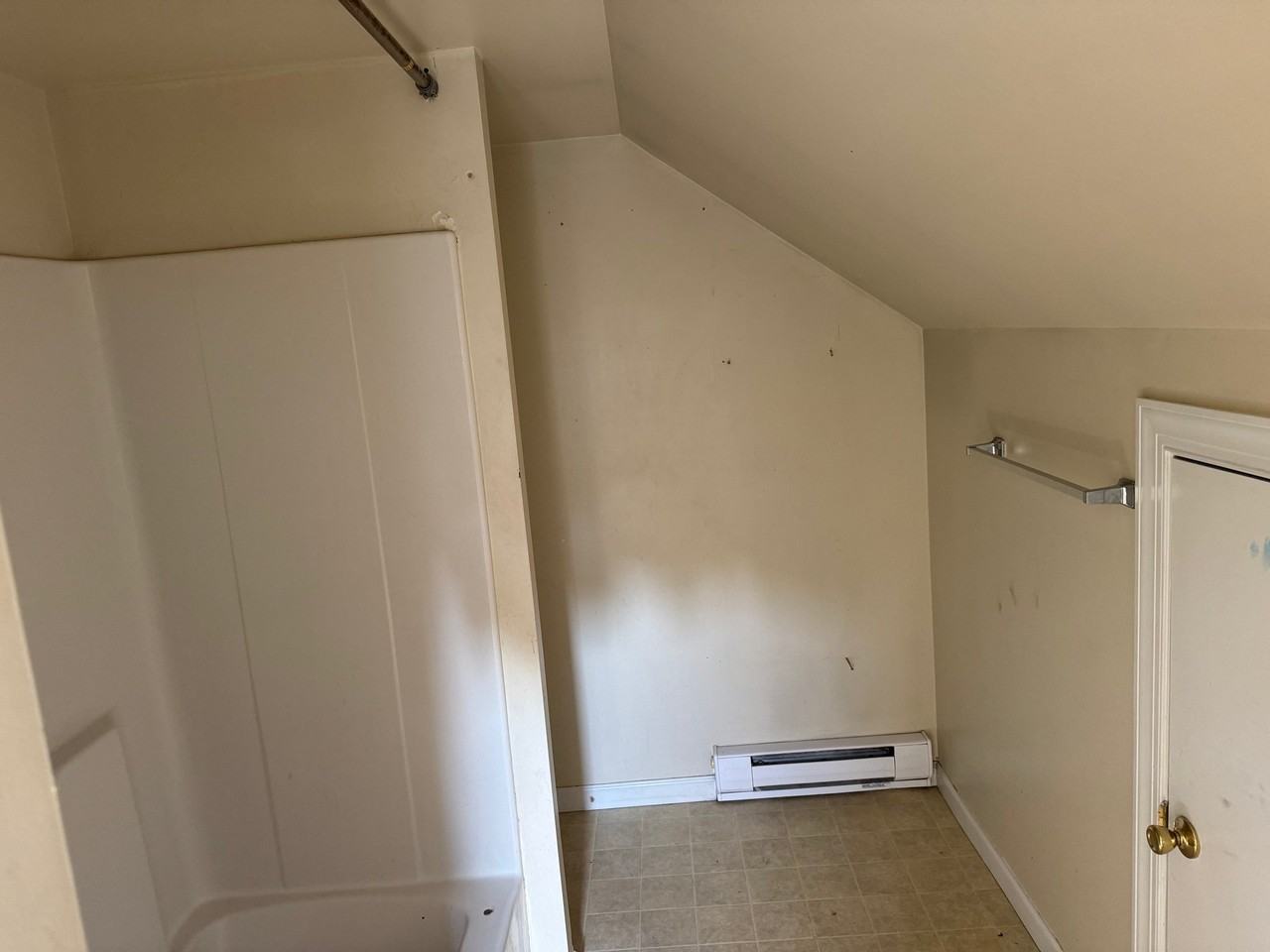 1021 E Schuylkill Rd #4 - Photo 5 of 6