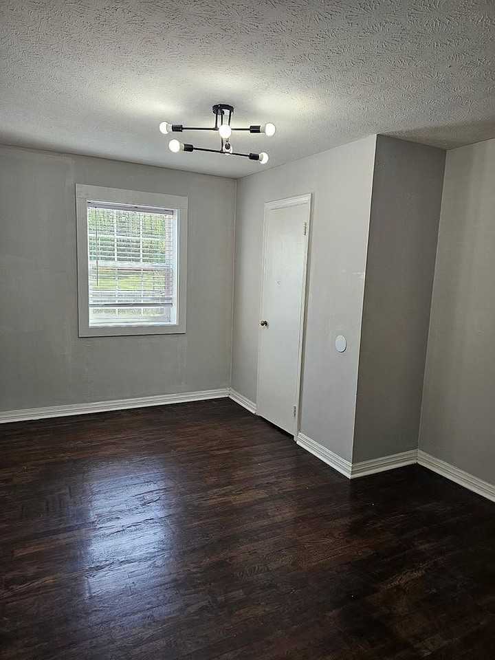 155 Midway Dr #B - Photo 2 of 7