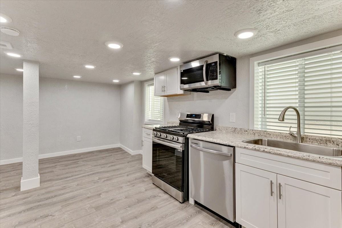 672 Sw #3 - Photo 2 of 12