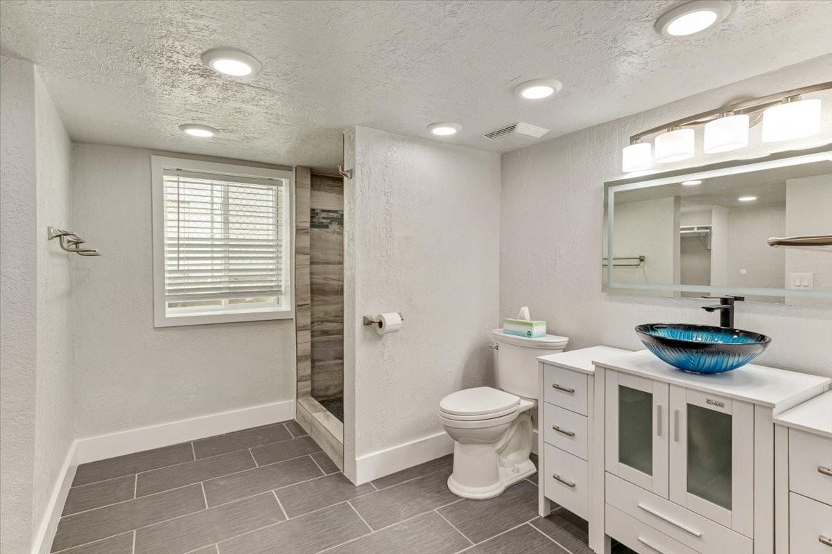 672 Sw #3 - Photo 5 of 12