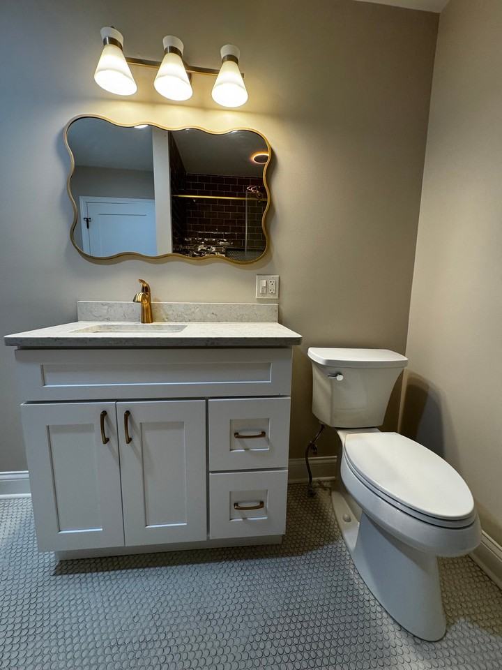 10907 N Woodstock St #A - Photo 5 of 7