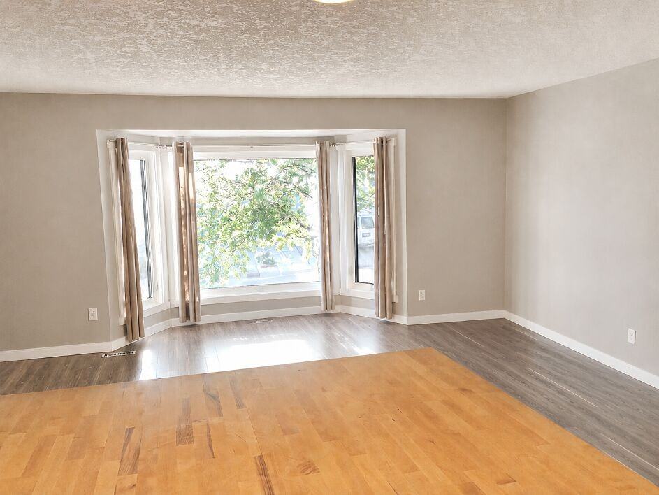 4104 49 St Nw - Photo 2 of 21