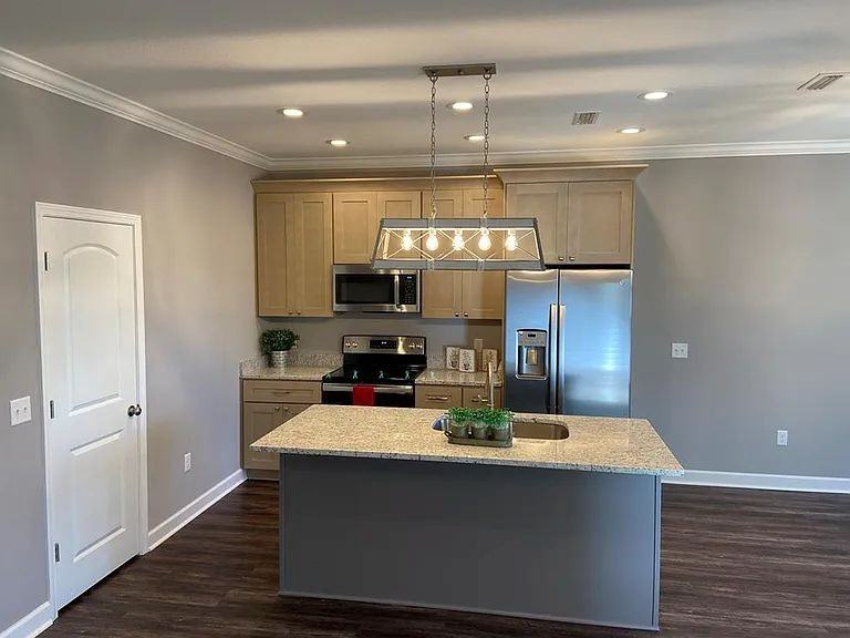 652 Valley Stream Dr #NA - Photo 4 of 12