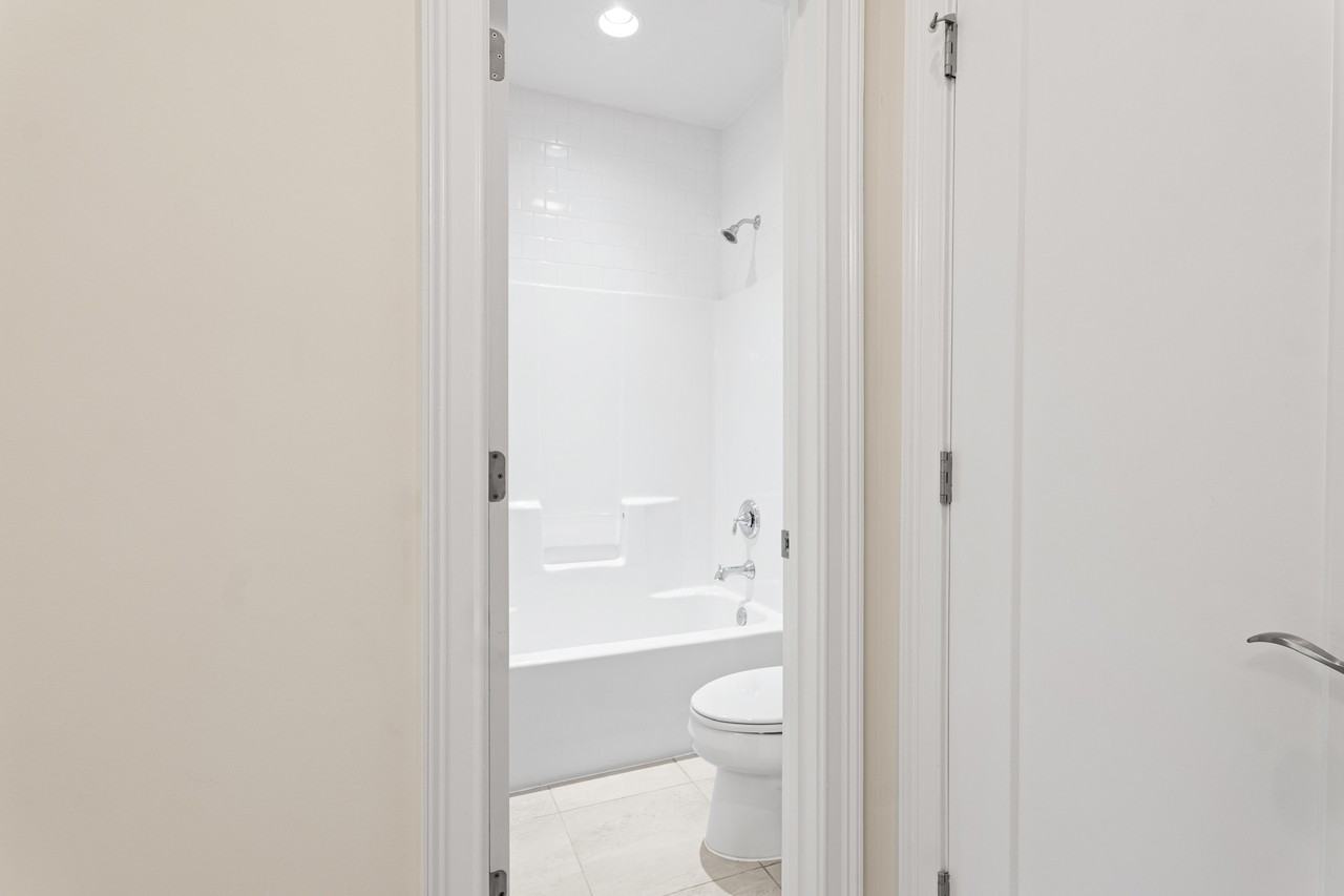 1025 N Sharon Amity Rd #NA - Photo 5 of 37
