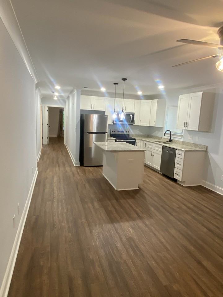 816 Unity St #B - Photo 3 of 14