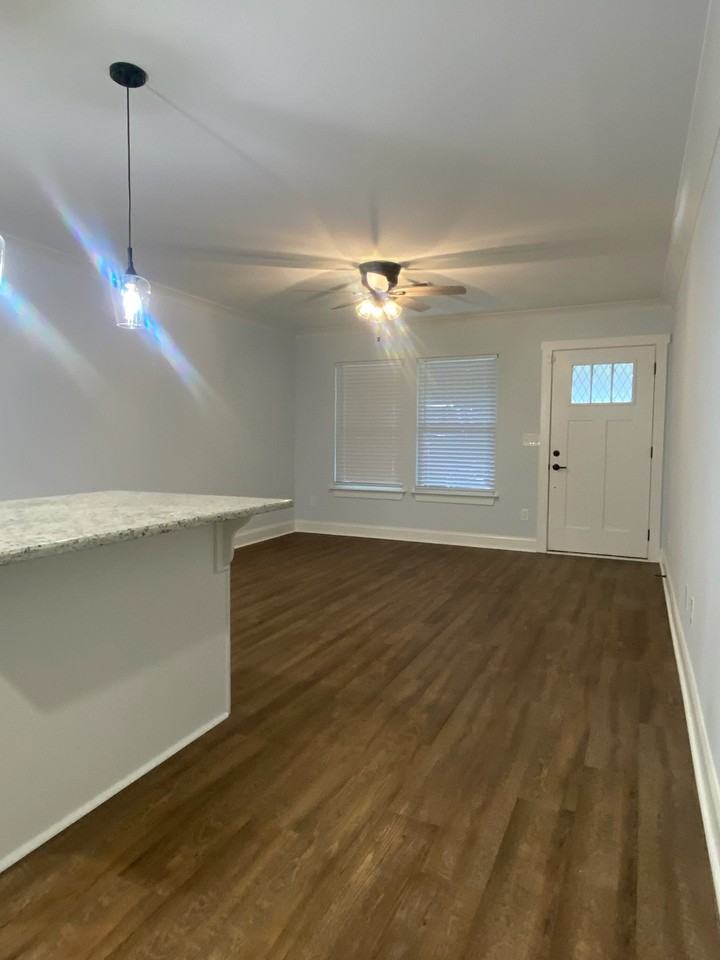 816 Unity St #B - Photo 4 of 14