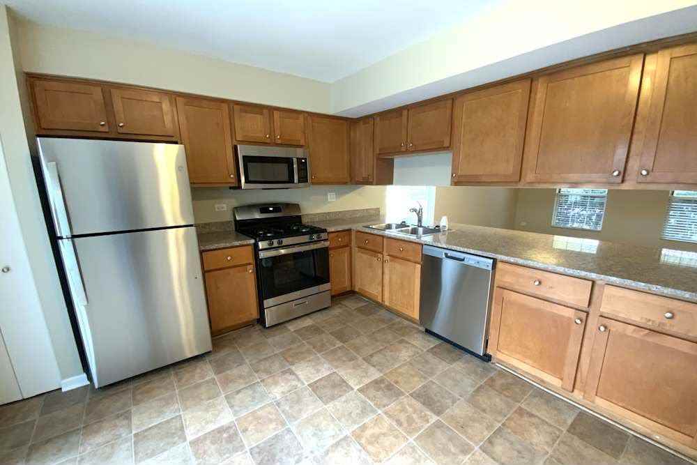 1246 Sebring Cir #NA - Photo 2 of 8