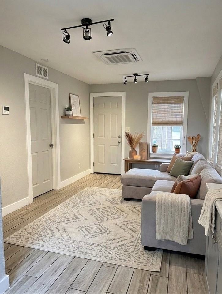 703 E Hanlon St #NA - Photo 3 of 9