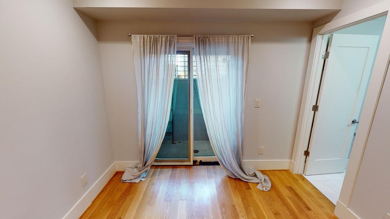 643 Lamont St Nw #1 - Photo 3 of 18