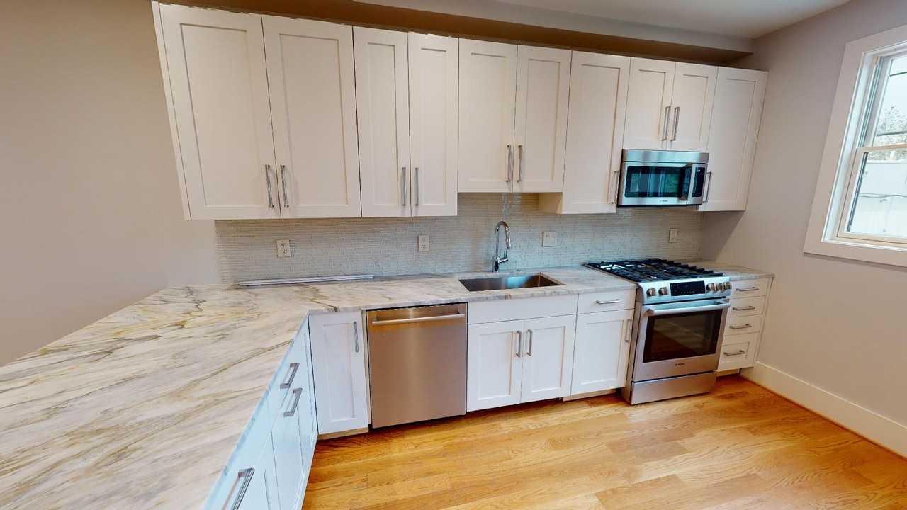 643 Lamont St Nw #1 - Photo 5 of 18