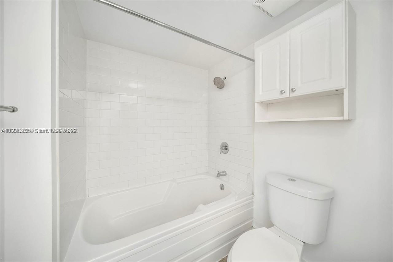 690 Southwest 1st Court #1711 - Photo 6 of 29