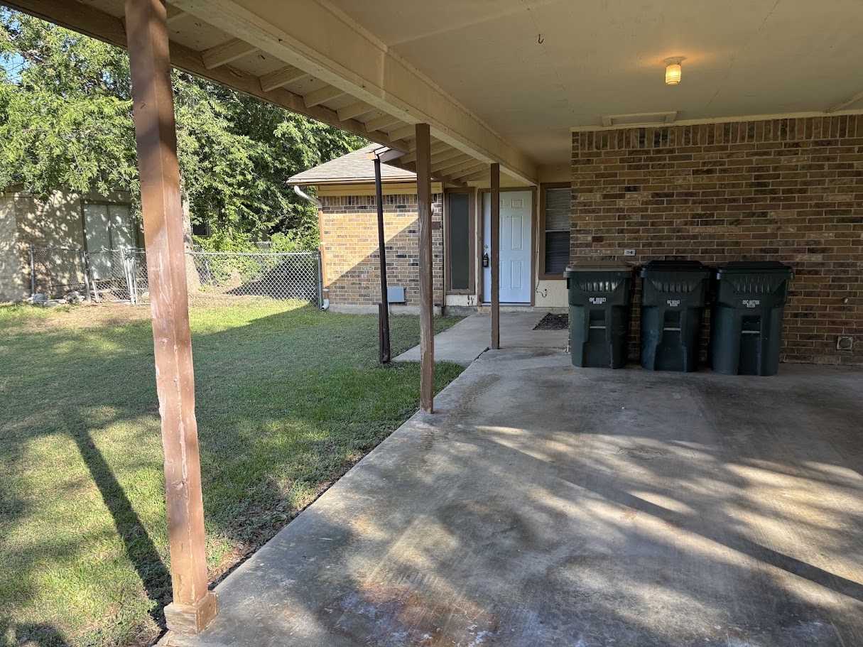417 Live Oak St #1 - Photo 2 of 17