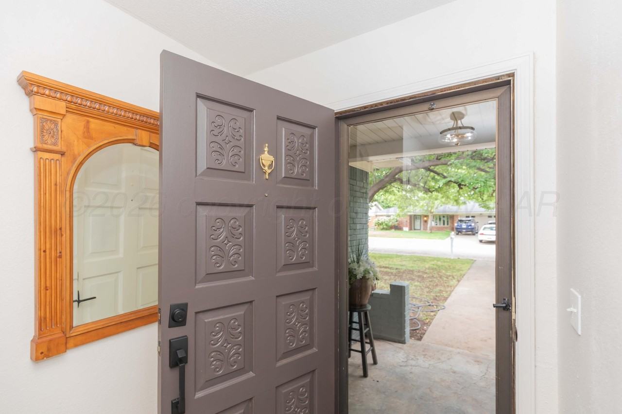 3301 Palmetto Trl - Photo 4 of 22