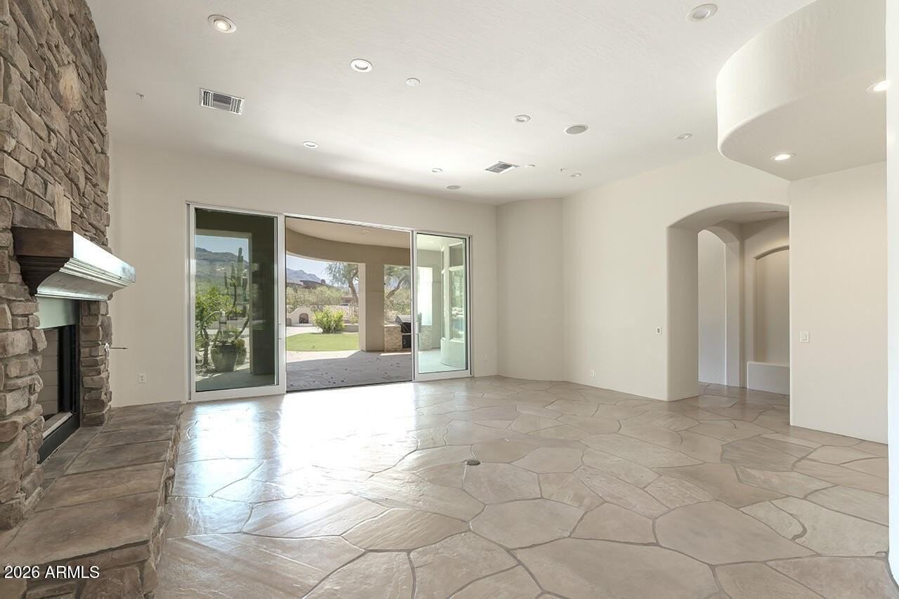 9290 E Thompson Peak Pkwy #204 - Photo 7 of 19