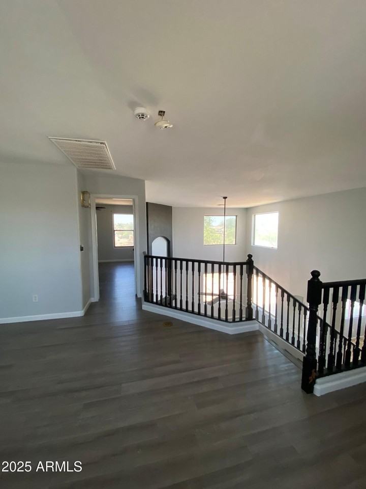 8402 S 48th Ln - Photo 6 of 12
