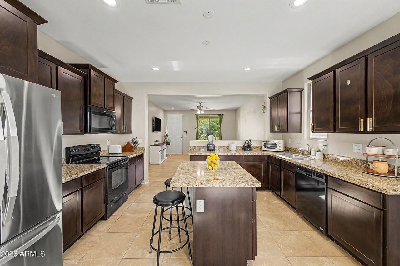 10188 W Puget Ave - Photo 3 of 9